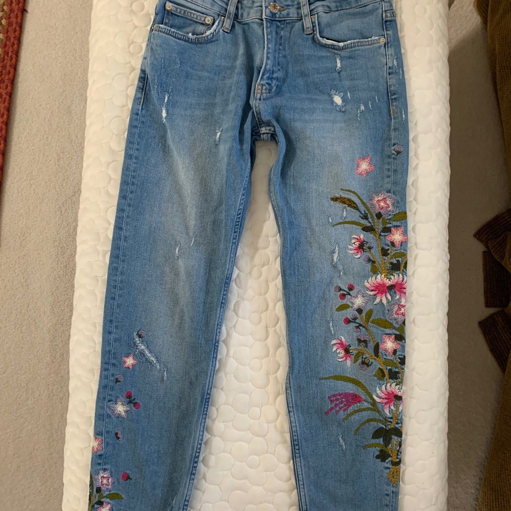 Zara Woman embroidered jeans